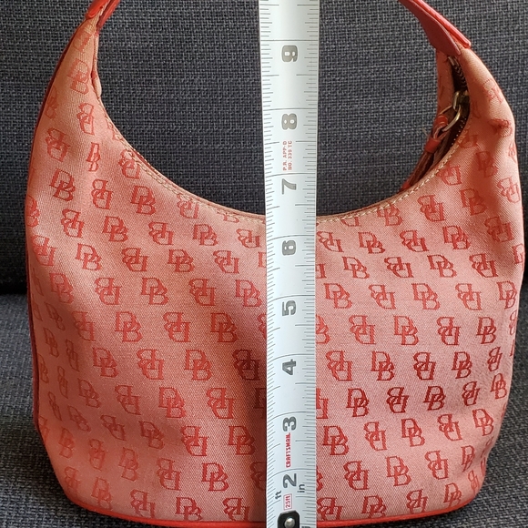 Red Dooney and Bourke bucket handbag - Picture 4 of 10